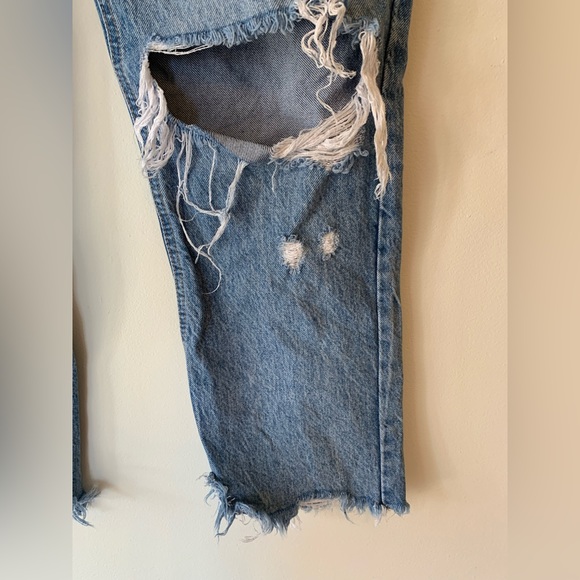 We The Free baggy boyfriend tapered Jean in medium wash distressed size 29 - Picture 9 of 12